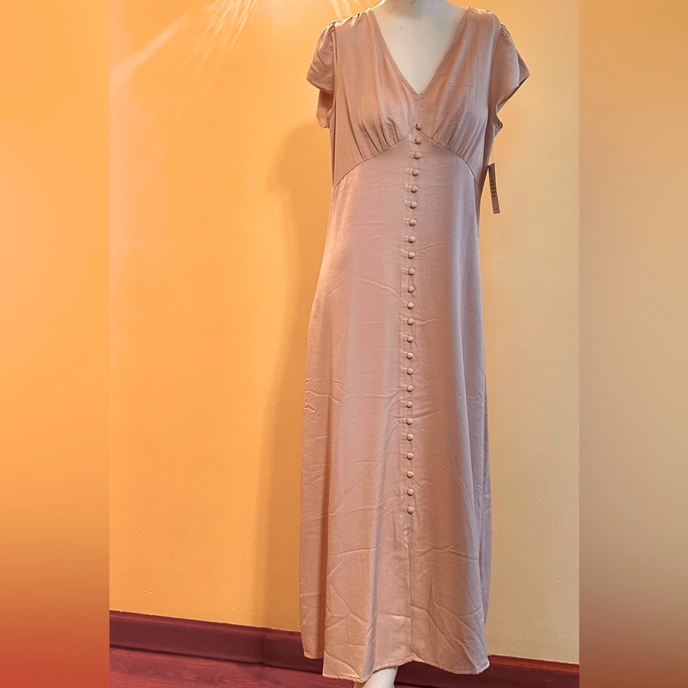 BOHME 'EMERSYN MIDI' DRESS
COLOR: CHAMPAGNE. NWT.
